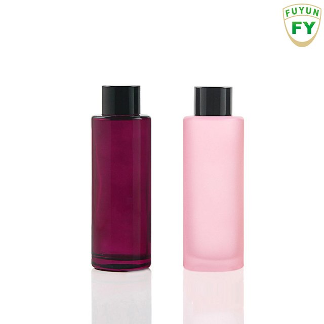 Fuyun Small quantity 100ml flat shoulder glass bottle with black cap for skincare