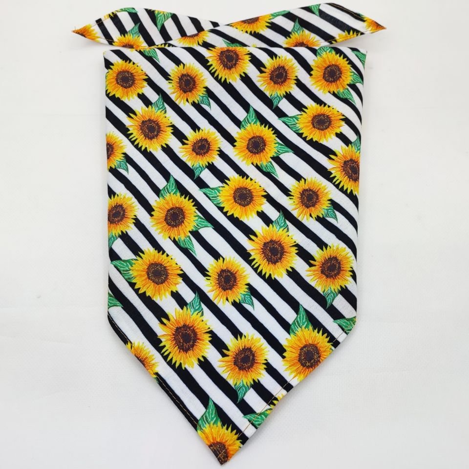 Dog Bandana Fall Sunflower Pet Scarf Handkerchief Bibs Pet Dog Supplies Custom Pet Bandana