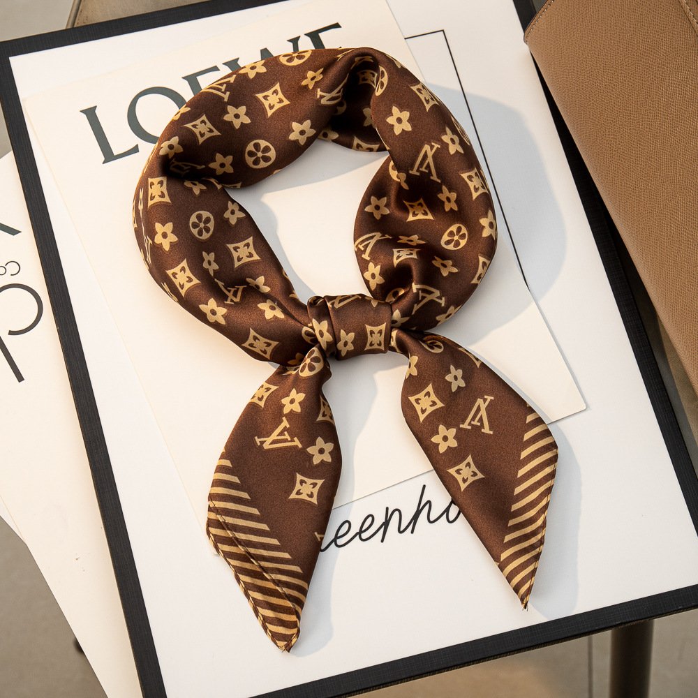 Fashion Custom Designer Luxury Silk Scarf Handkerchief Digital Printing Hair Bandanas 70cm Square Printed Silk Scarves for women