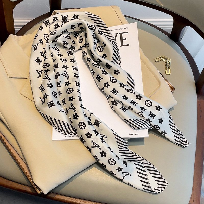 Fashion Custom Designer Luxury Silk Scarf Handkerchief Digital Printing Hair Bandanas 70cm Square Printed Silk Scarves for women