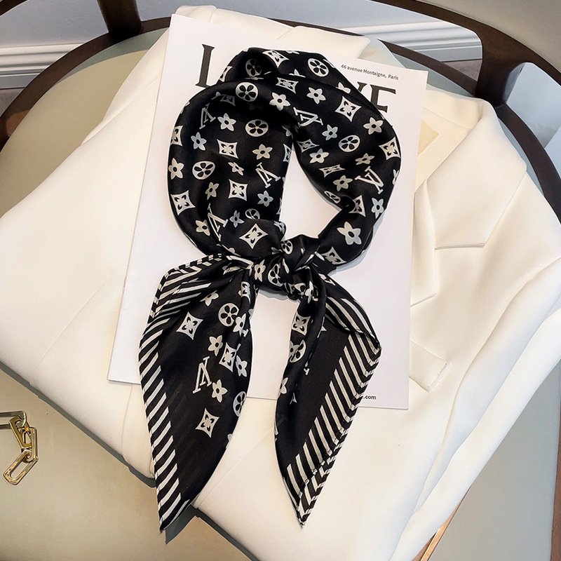 Fashion Custom Designer Luxury Silk Scarf Handkerchief Digital Printing Hair Bandanas 70cm Square Printed Silk Scarves for women