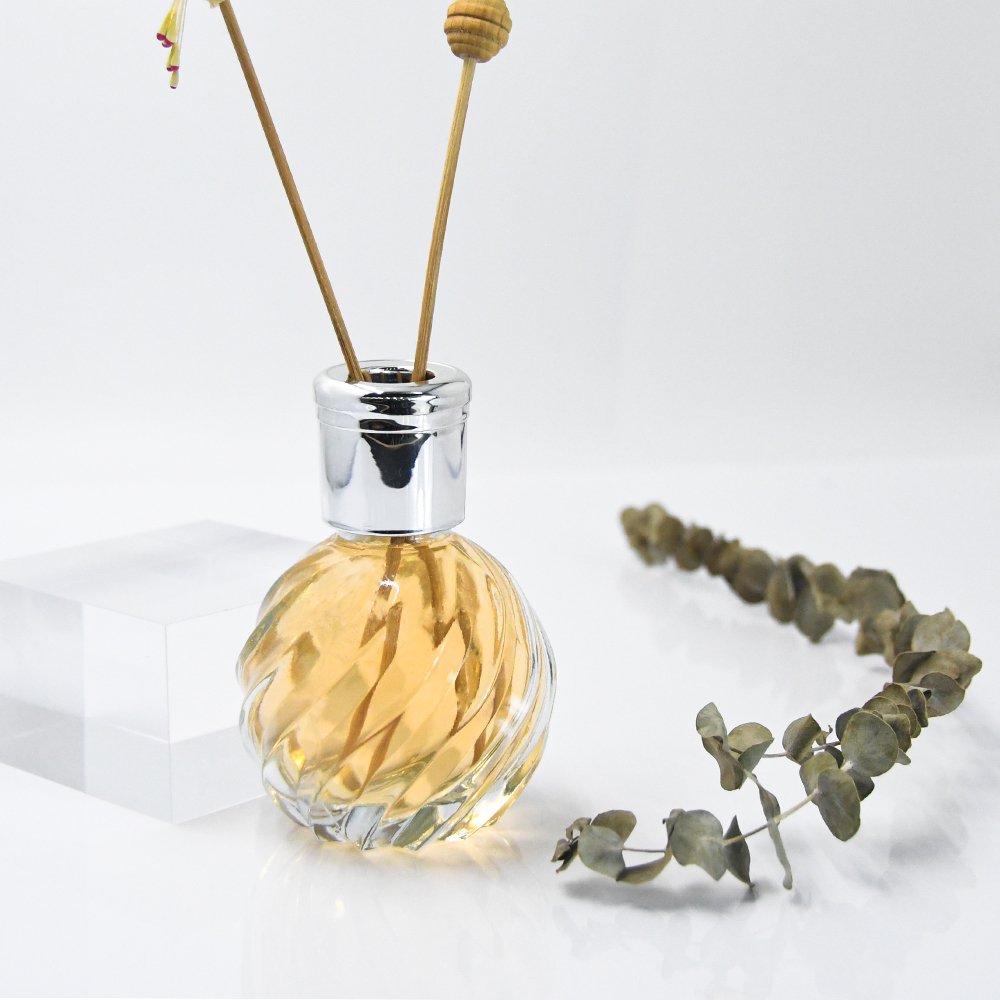 Luxury Round 100ml 250ml Empty Fragrance Aroma Diffuser Bottle With Lid And Stick For Home Decor