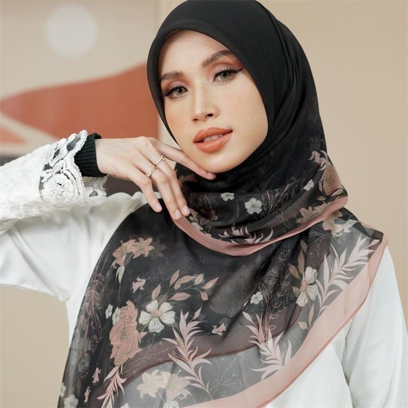 High Quality Soft Ethnically Square Cotton Voile Keffiyeh Custom Wholesale Robe Prayer Scarf Instantaneous Muslim Hijab Inspired