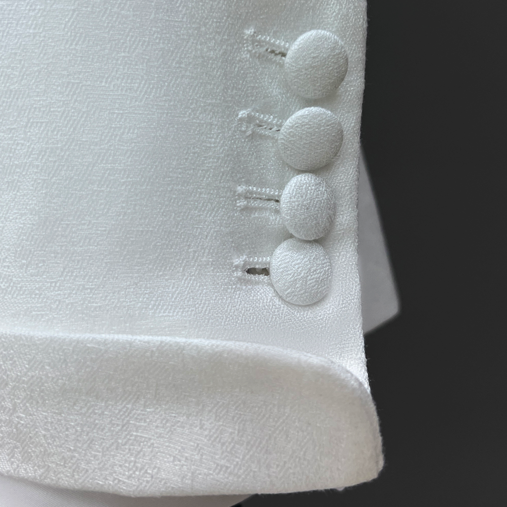 Classy Men's One-Button Tuxedo with Curved Shawl Collar and Dual Rear Vents