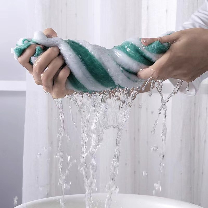 High-density padded high-grade warp knitted coral fleece mother towel soft absorbent towel bath towel set candy strip pattern