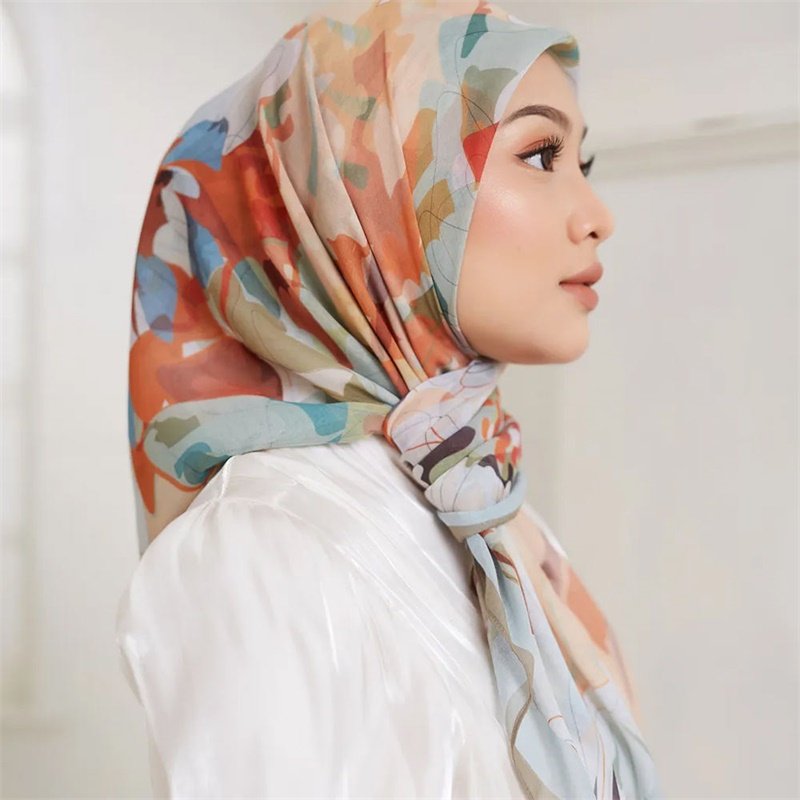 Cotton Printed Ethnic Style Muslim Women's Square Folard Femme Hijab New Glitter Handkerchiefs Hijab Clip Wholesale Malaysia