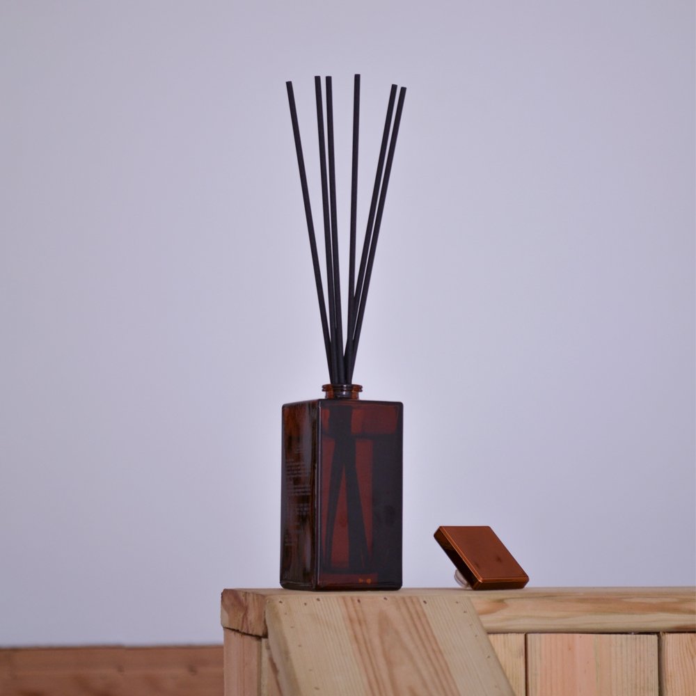 Empty Custom Reed Essential Oil Diffuser Glass Bottle With Fiber Reed Diffuser Sticks Luxury Wholesale