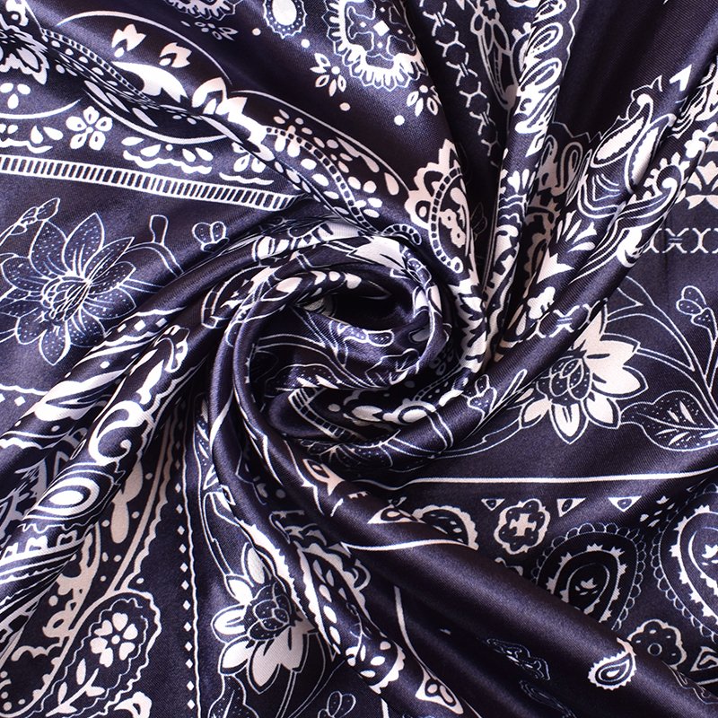 2024 New 90 * 90 Satin Checkered Cashew Flower Printed Women's Handkerchief Silk Scarf bandannas Customized Design Scarf
