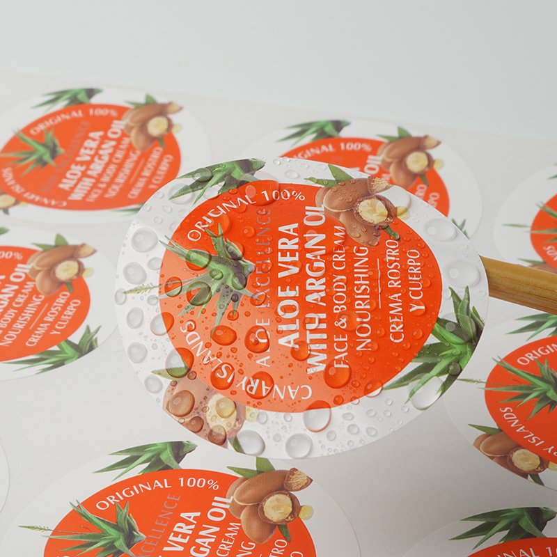 custom Waterproof Vinyl Adhesive label sticker Personal care product packaging label on roll for bottles