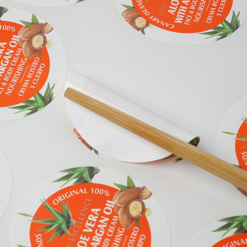 custom Waterproof Vinyl Adhesive label sticker Personal care product packaging label on roll for bottles