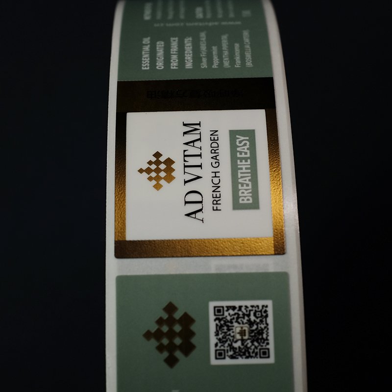 custom High quality LOGO Hot stamping waterproof vinyl Self-adhesive labels on roll Product packaging label sticker