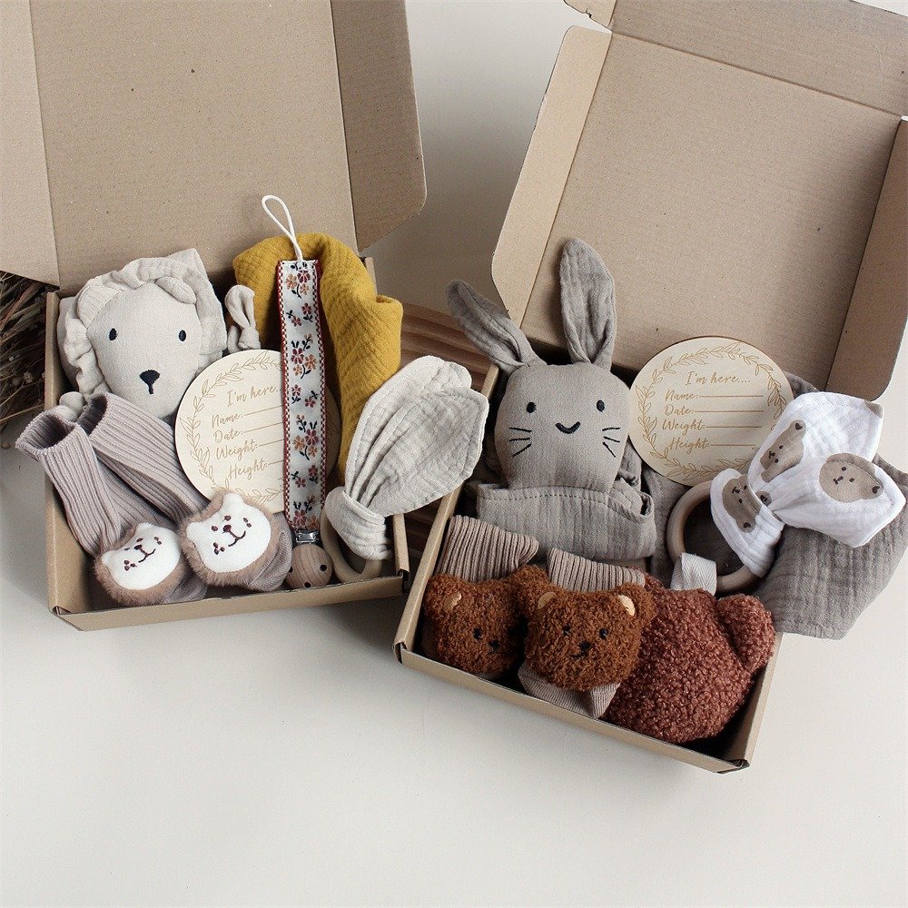 Newborn gift box infant Baby Bathing Toy Set Baby Shower Gift Set Rattle Teether Headband Non slip socks Soothing handkerchief