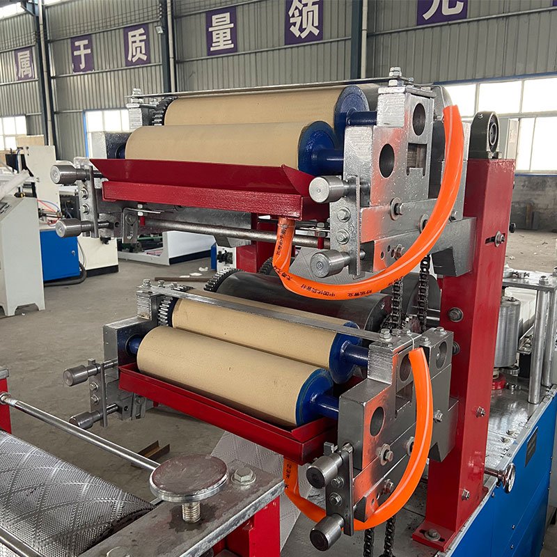 Mini automatic napkin paper making tissue machine z fold tissue napkin making machine
