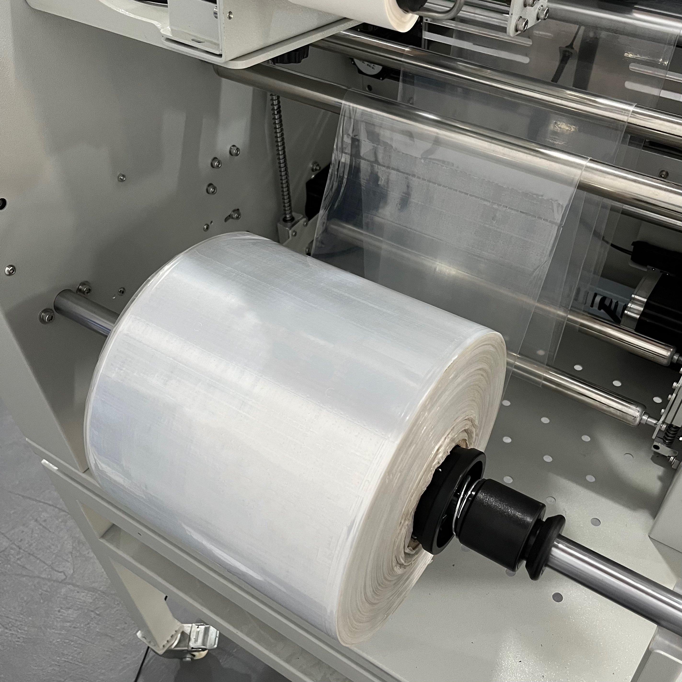 Wholesale Customization packaging Bag Poly Mailing Bag good toughness print continuous roll Bag durable-19
