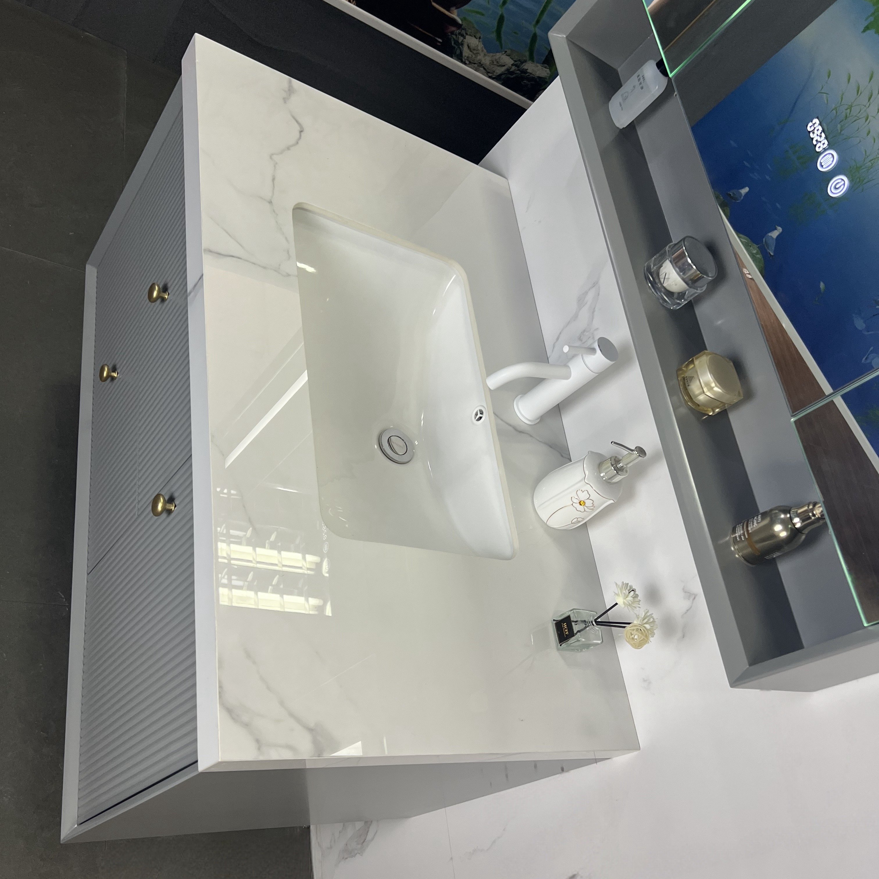 Oumeiga Small Size Free Standing American Bathroom Vanities Set Matte Black Floor Mounted Cabinet PVC Material For Hotels