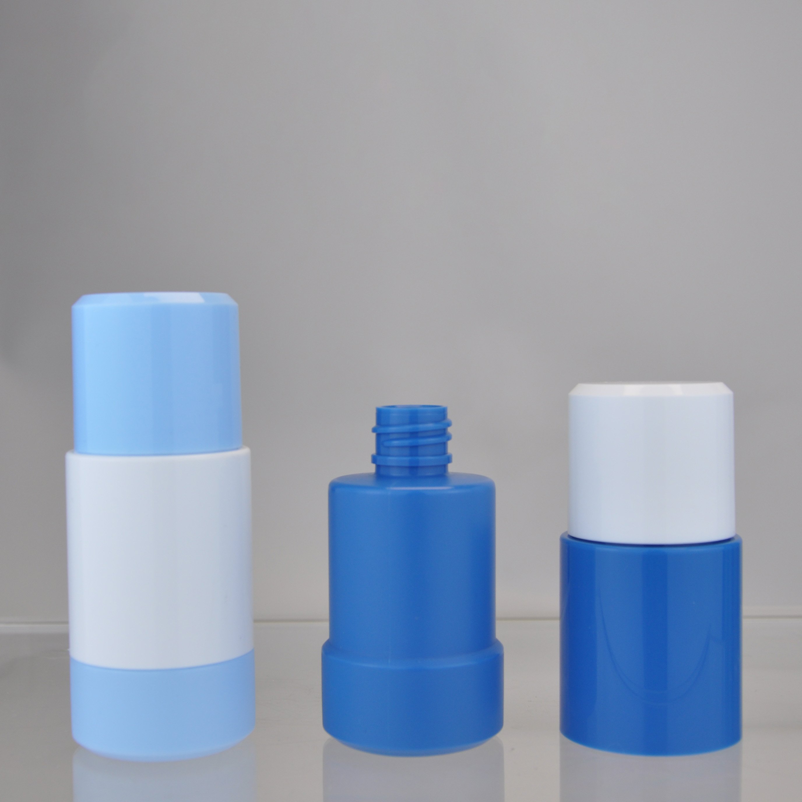 Refillable Roll On Bottle With Replaceable Inner Bottle For Essential Oil Plastic Deodorant Packaging