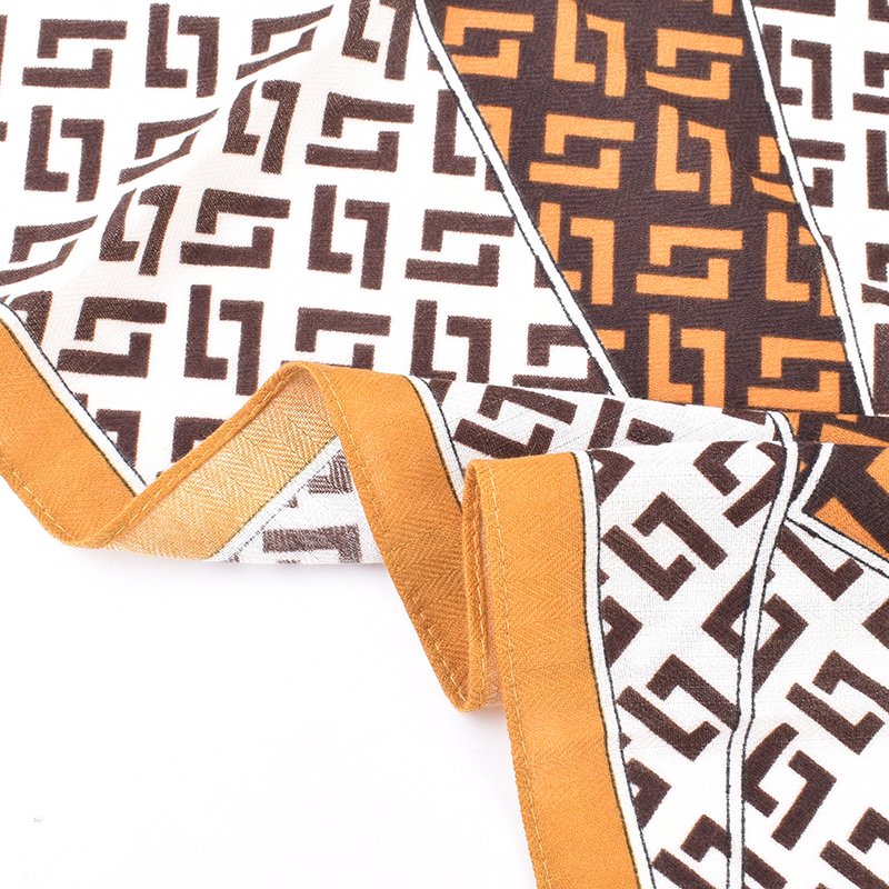 2024 New Fashion Geometry Print warm 90 * 90 scarfs for women's style square scarf customization