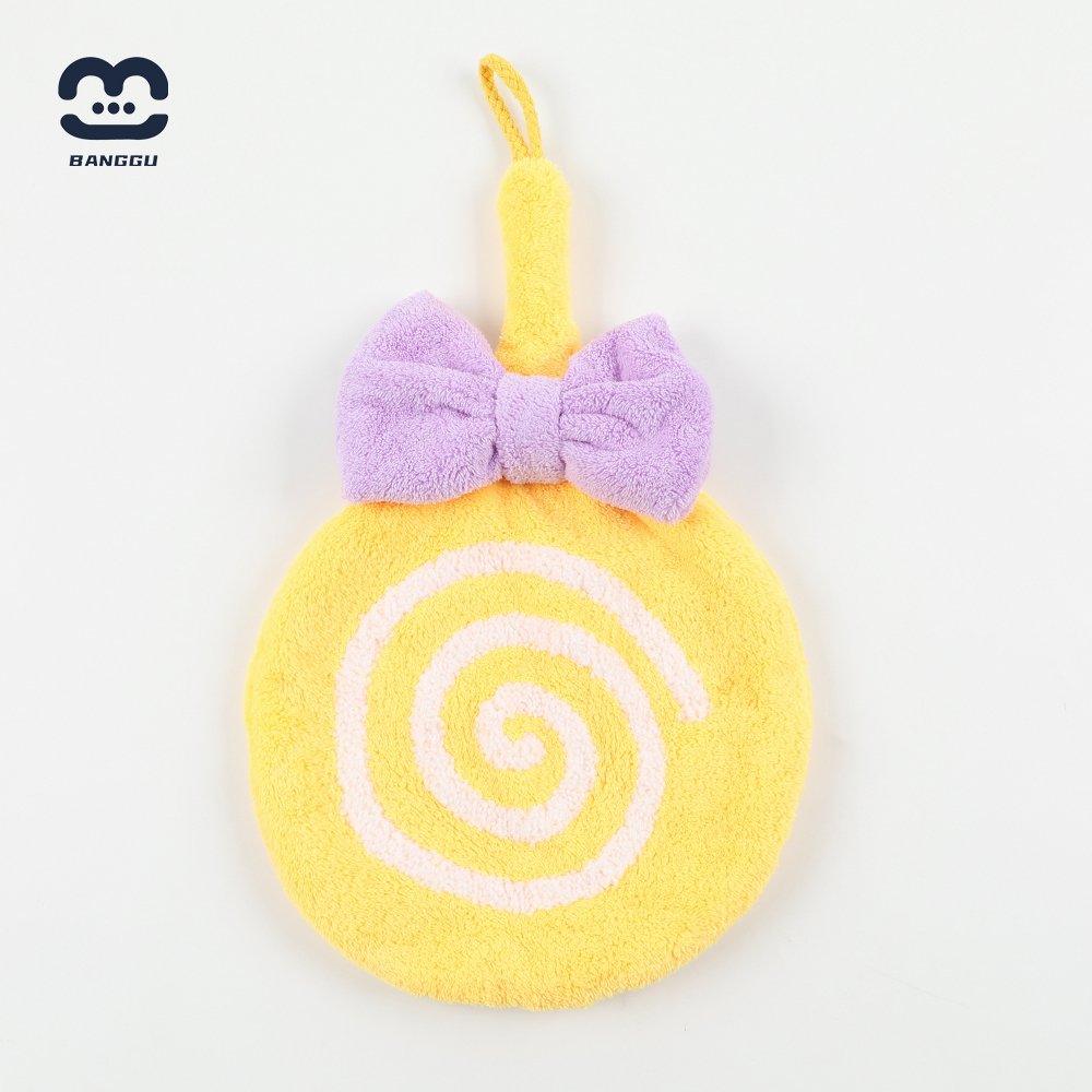 Factory-supplied coral velvet cartoon lollipop hand towel absorbent soft comfortable and hair-resistant children's handkerchief