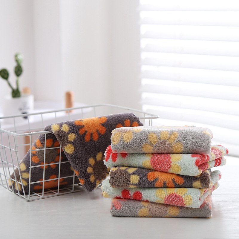 Custom New Design Cheap Price Premium Quality Portable Square towel Coral Fleece Handkerchief