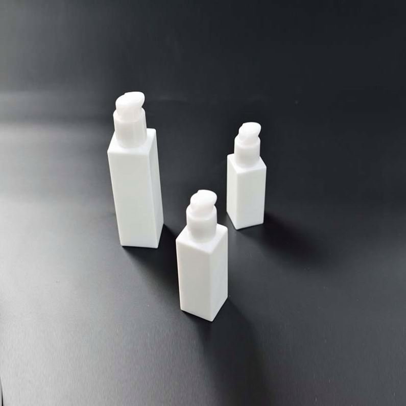 New Pearl White Glass Bottles For Cosmetics Set Packaging
