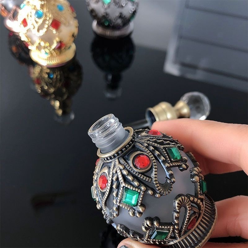 Wholesale 15ml Butterfly Antique Vintage Luxury Dubai style Arabic Glass Essential Oil Perfume Bottle
