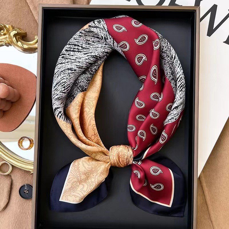2023 Ladies Custom 70*70cm Head Band Square Silk Scarves Printing Luxury Designer Handkerchief For Women