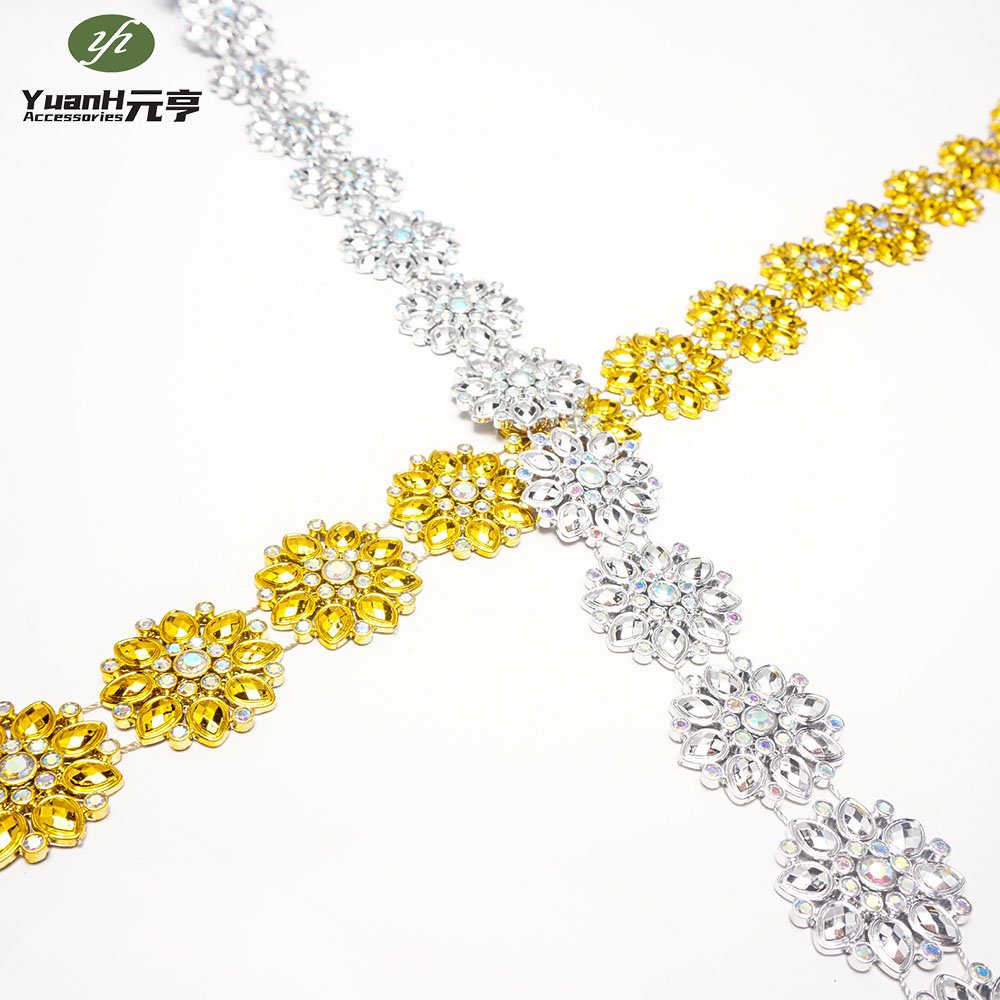 High quality silver 26mm luxury acrylic trimming flower plastic rhinestone crystal chain for DIY garment accessory
