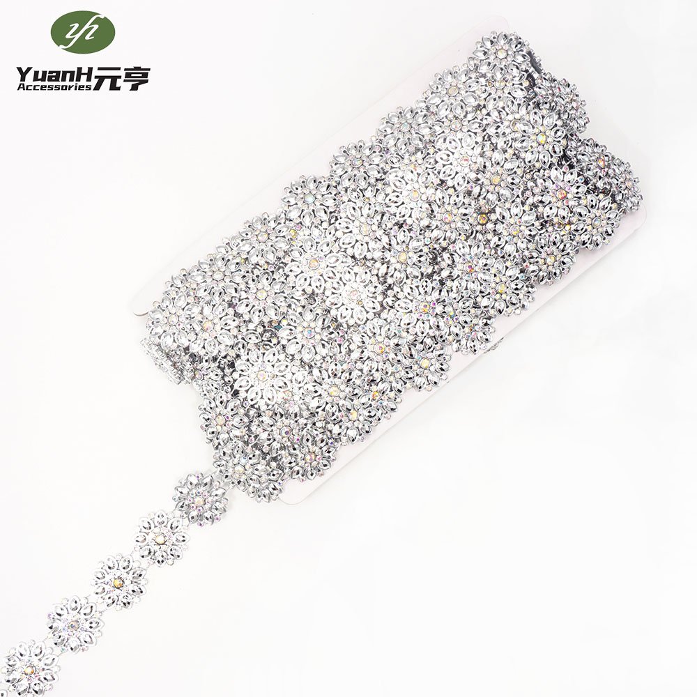 High quality silver 26mm luxury acrylic trimming flower plastic rhinestone crystal chain for DIY garment accessory