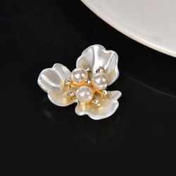 3 leaf white