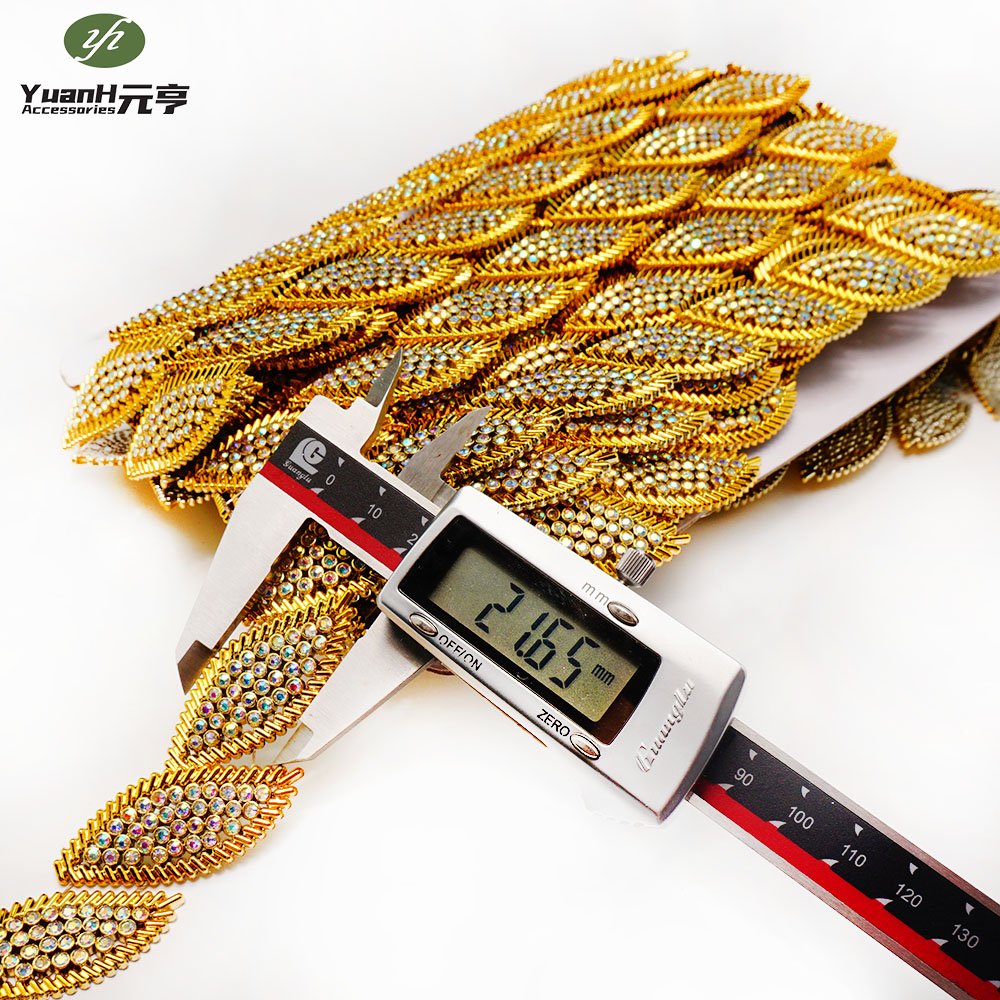 Customizable size gold large size 20mm plastic rhinestone chain diamond lattice trimming for DIY garment accessory