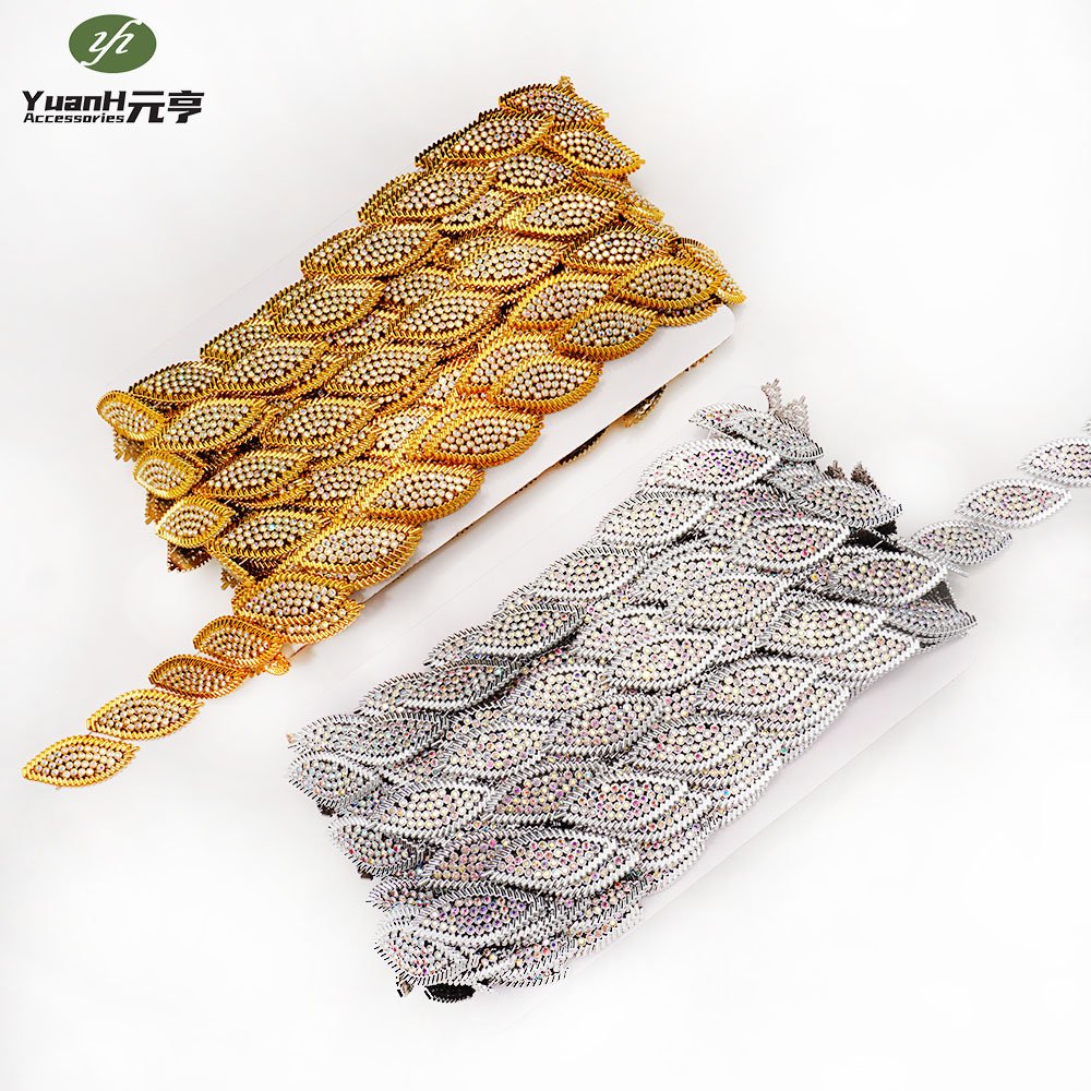 Customizable size gold large size 20mm plastic rhinestone chain diamond lattice trimming for DIY garment accessory
