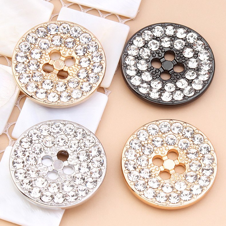 Wholesale Fancy Shiny Rhinestone Zinc Alloy Metal Shirt Button For Clothes