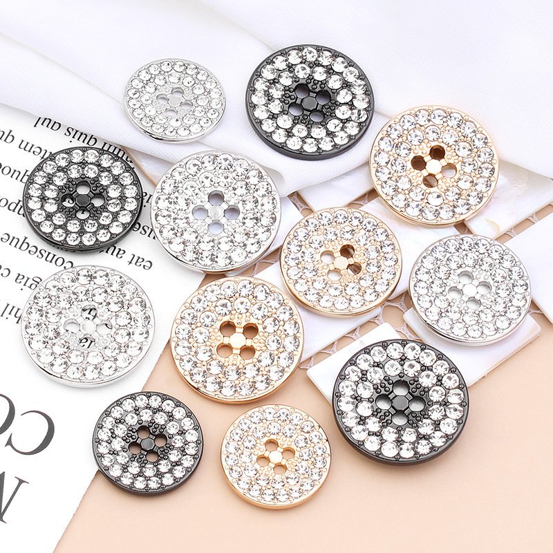 Wholesale Fancy Shiny Rhinestone Zinc Alloy Metal Shirt Button For Clothes