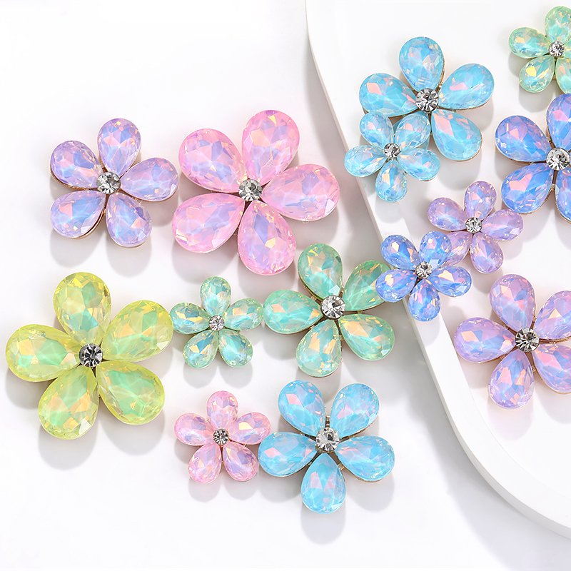 Xichuan New Design Waterdrop Rhinestones Alloy Flower Piont Back Loose Stones Glass Jewelry Art and clothing decorate
