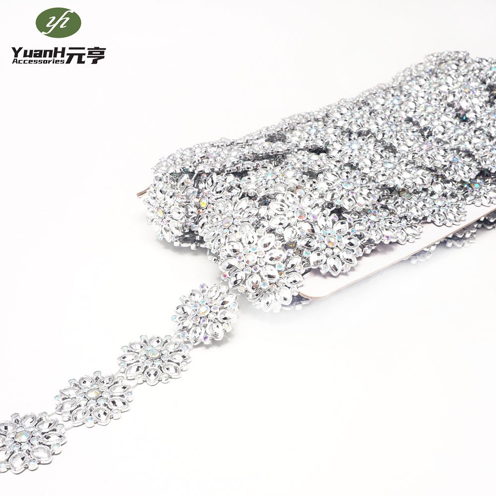 Fashionable flower plastic rhinestone chain 26mm crystal trimming for DIY shoes bags garment accessory