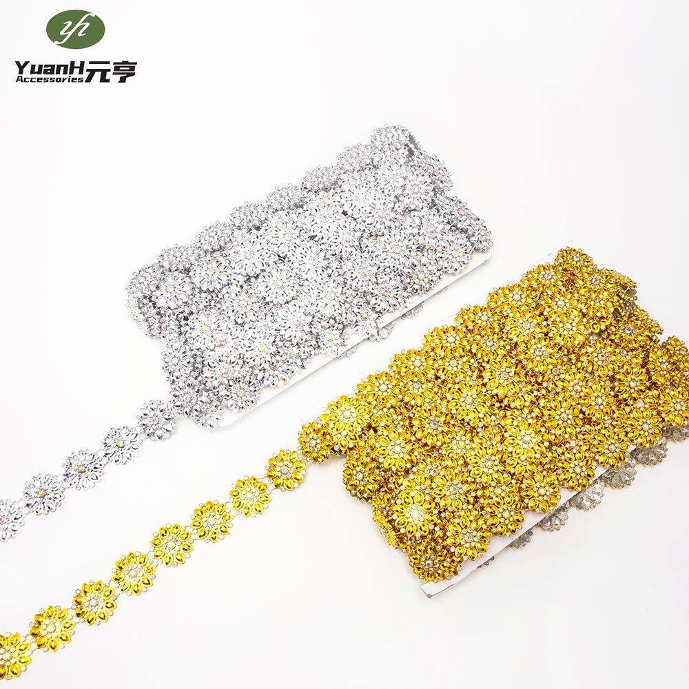 Fashionable flower plastic rhinestone chain 26mm crystal trimming for DIY shoes bags garment accessory