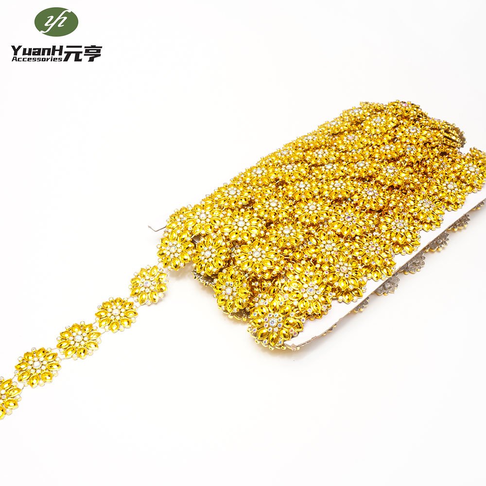 Fashionable flower plastic rhinestone chain 26mm crystal trimming for DIY shoes bags garment accessory