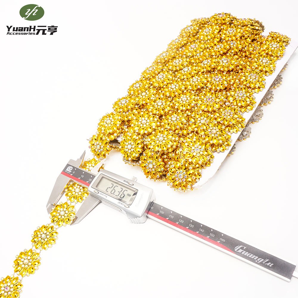 Fashionable flower plastic rhinestone chain 26mm crystal trimming for DIY shoes bags garment accessory