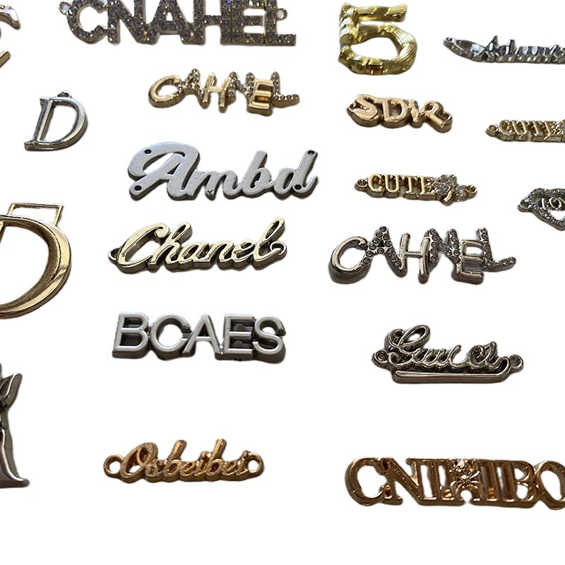 Customized Cartoon Logo Metal Wallet Clothing Luggage Bag Letters Rhinestone Sequins Handmade ID Tags Hardware Metal Tags