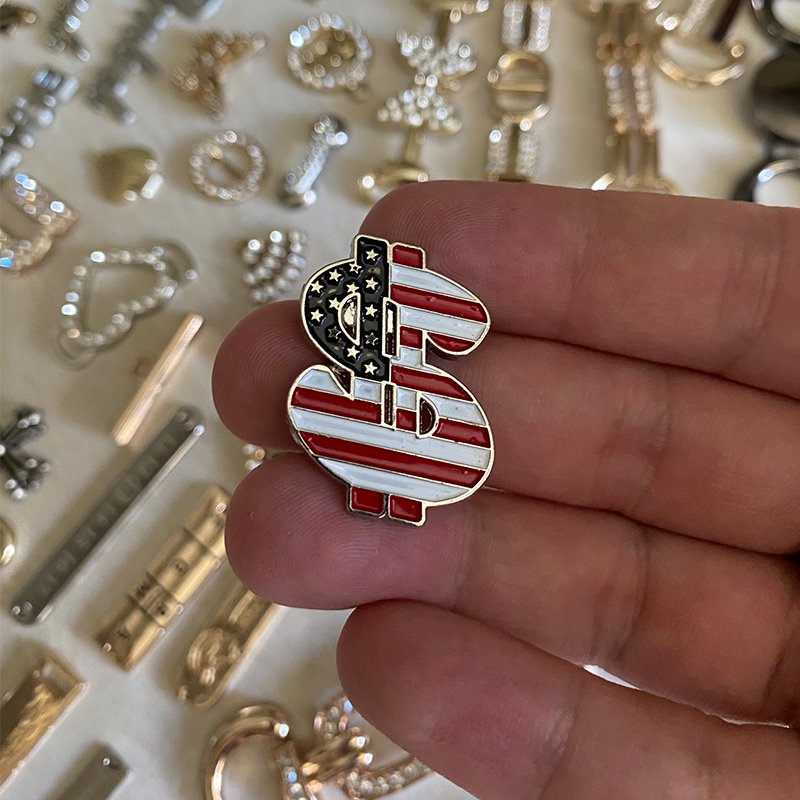 Customized Cartoon Logo Metal Wallet Clothing Luggage Bag Letters Rhinestone Sequins Handmade ID Tags Hardware Metal Tags