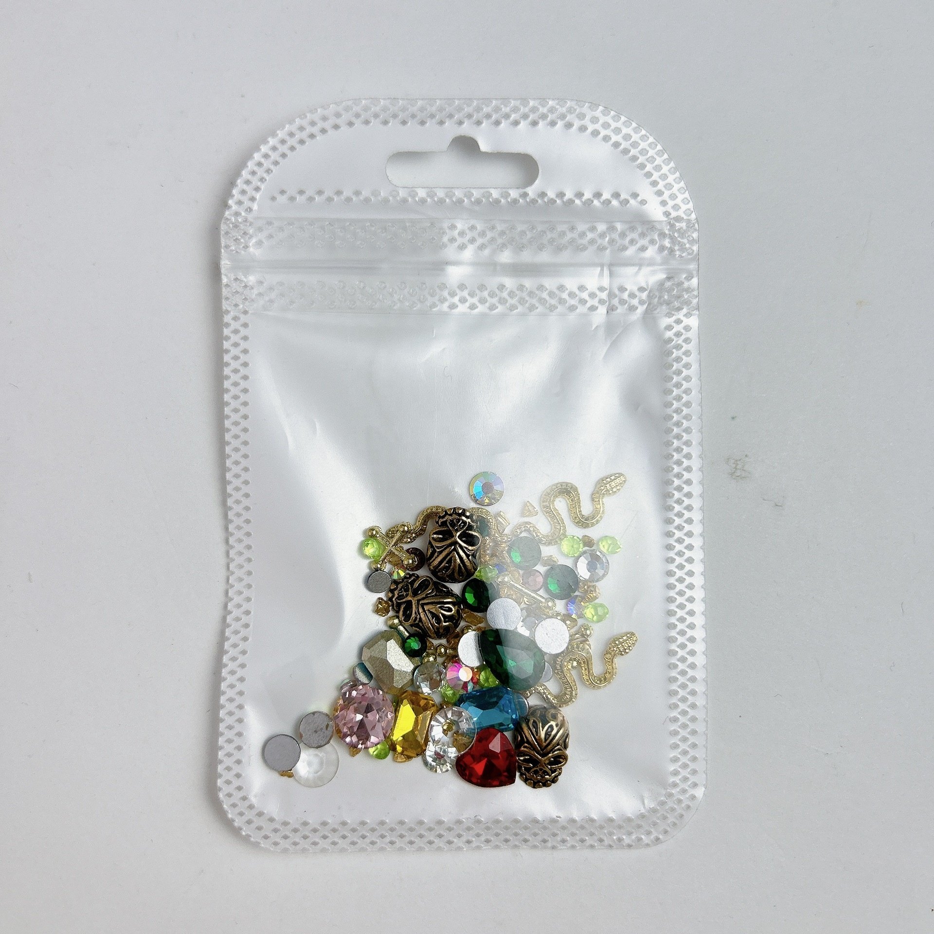 Wholesale Mixed Flat Back Gem Butterfly Nail Charms Rhinestone Luxurious Alloy Crystal Love Shape Nail Diamond Decoration