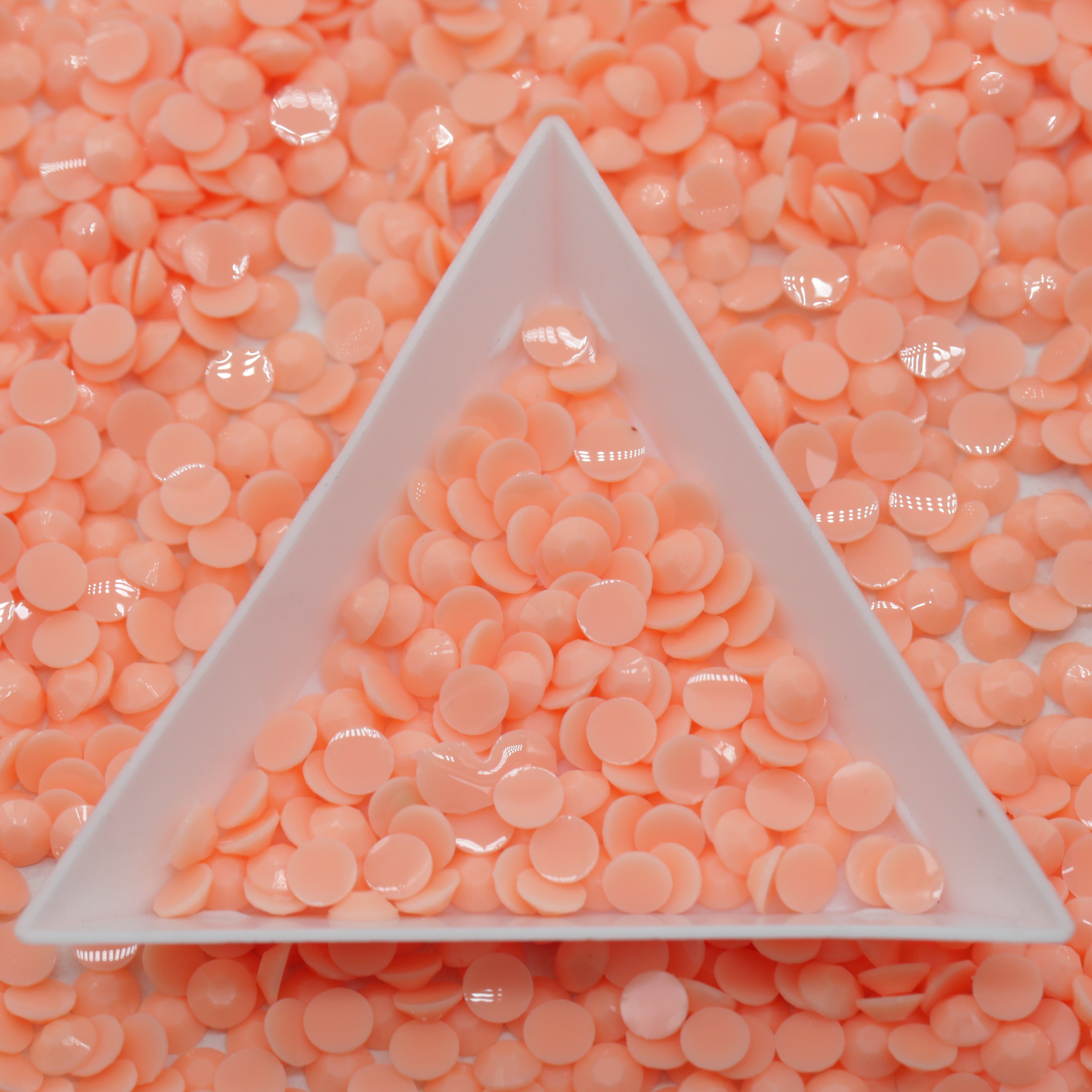 Xulin Hot Sale On Flat Back 4mm 5mm New Macaron Coral Color Resin Rhinestone Bulk For Cup Diy