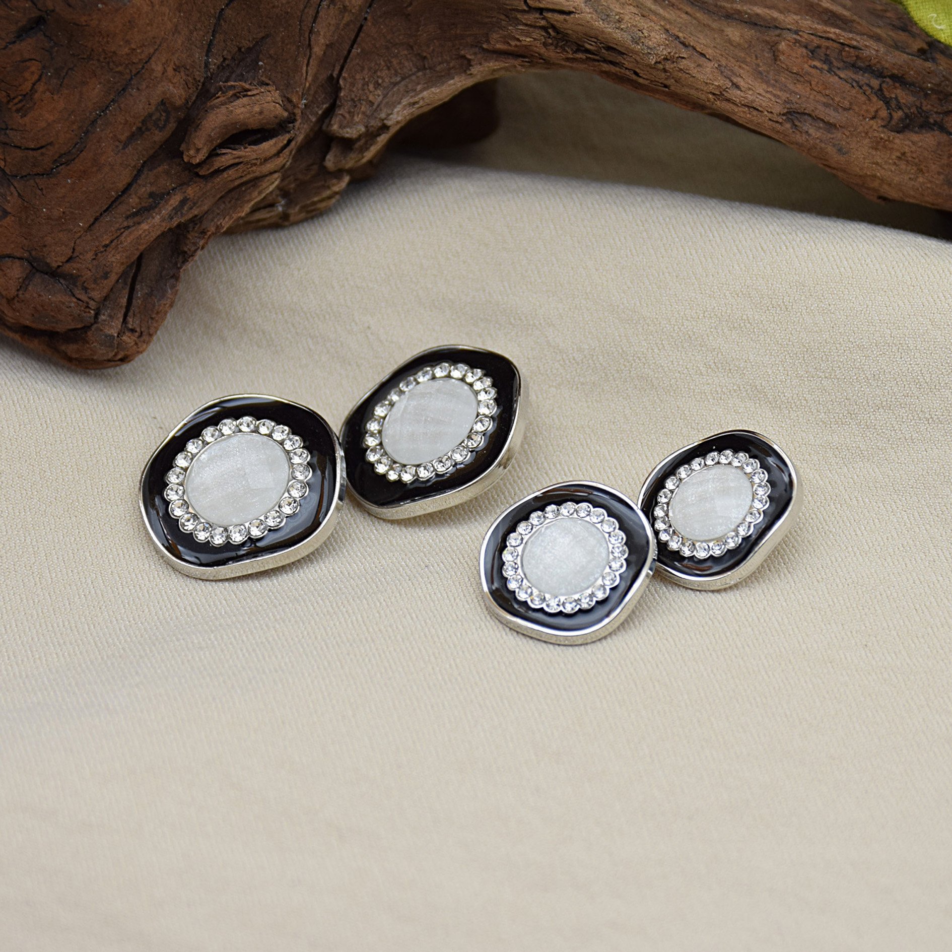 Bukwang Metallic Vintage Resin Metal Buttons rhinestone Coat Button for Women Clothing