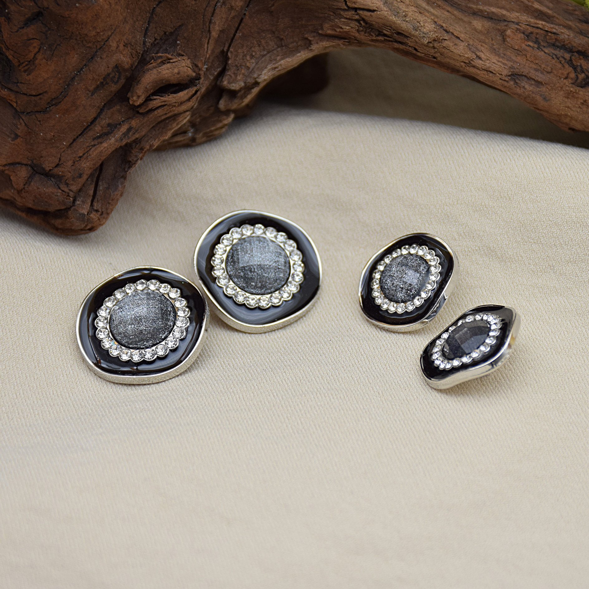 Bukwang Metallic Vintage Resin Metal Buttons rhinestone Coat Button for Women Clothing