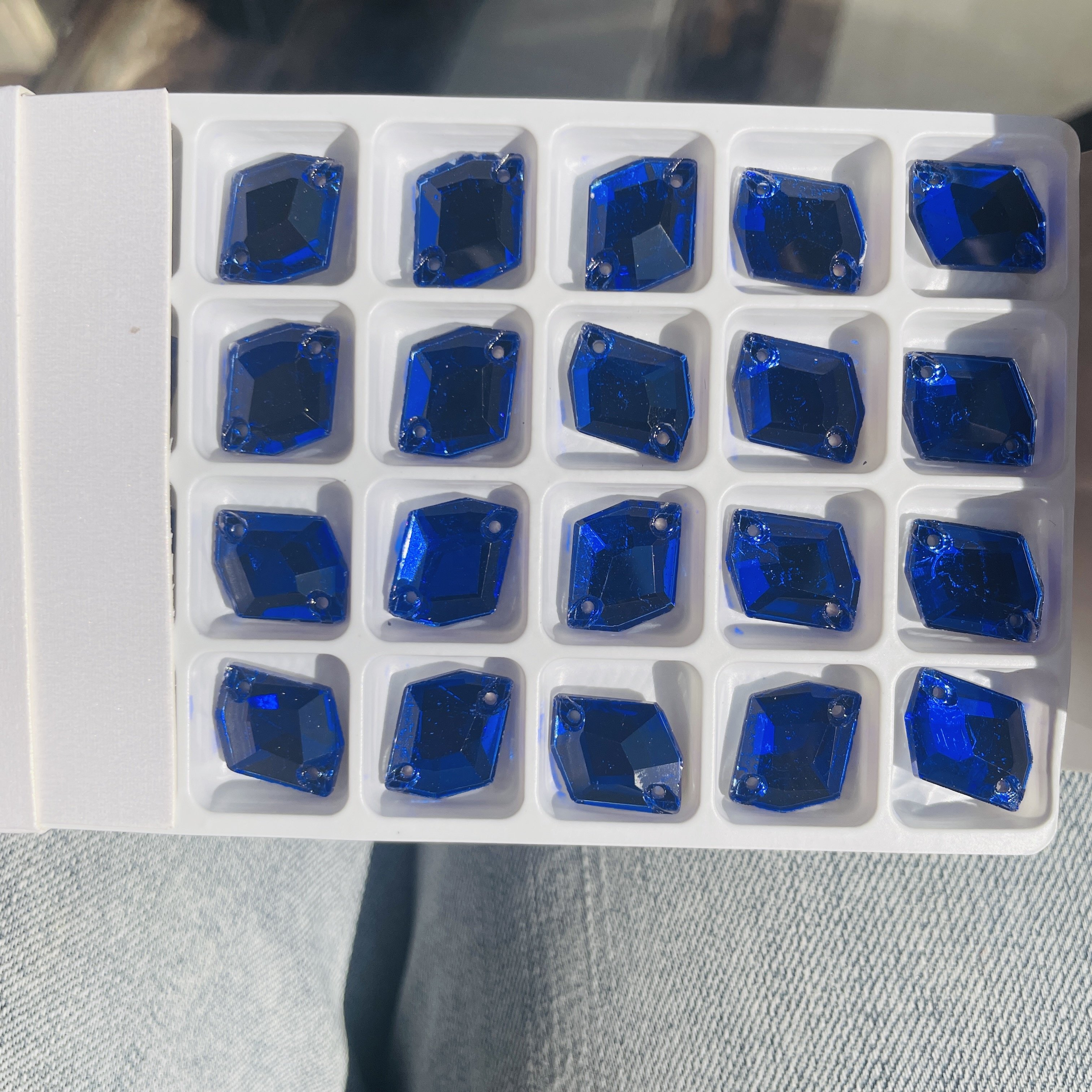 Yantuo customized Crystal 8,10,12,14,16,18 ,mm Round Flat Back Rhinestone Rivoli Sew On AB Rhinestones Bulk For Garment,Clothing