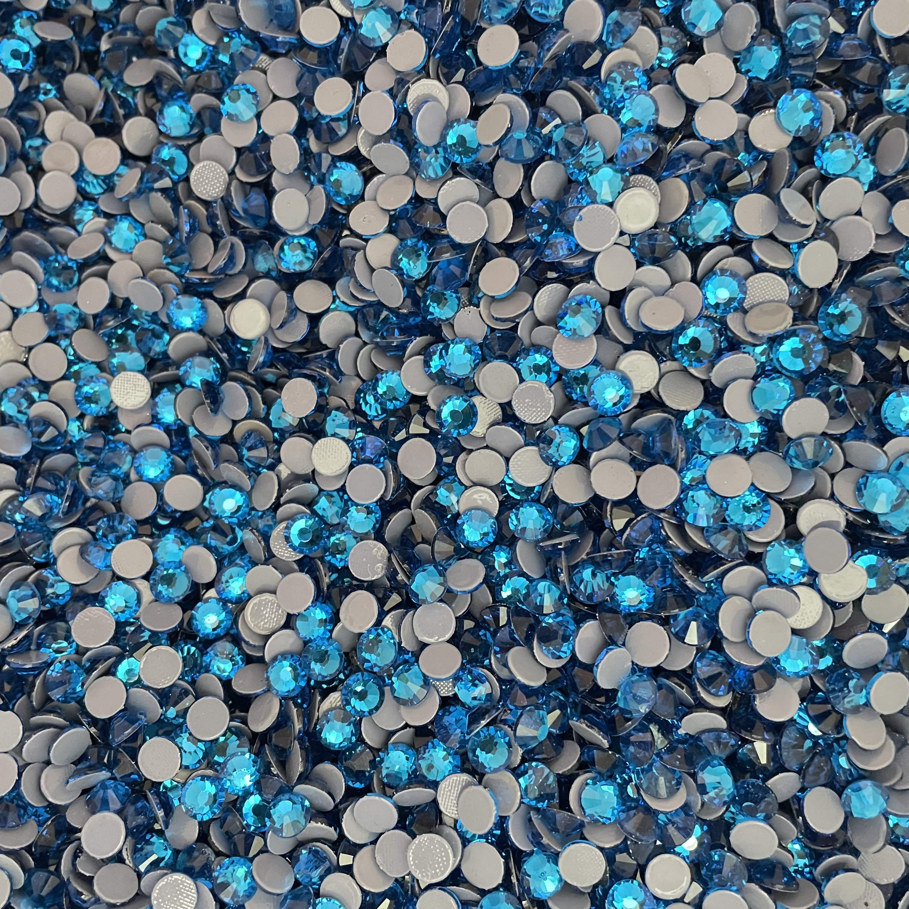 Yantuo Cristal Diamond Wholesale for Clothes Accessories Factory High Quality Crystal Rhinestones Hotfix Flat Back Glass 2 Bag