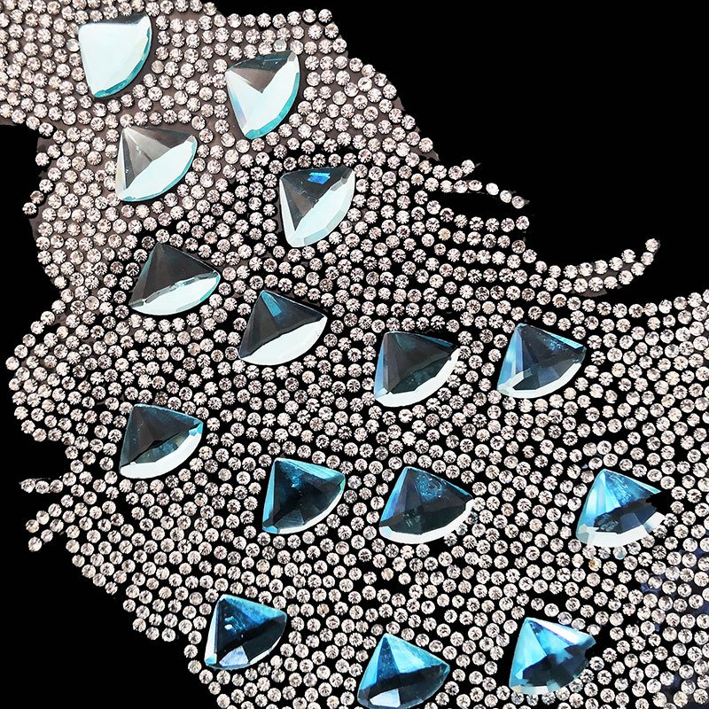 Manufacturers Hot Drill Hotfix Clothing Accessories Wholesale Rhinestones For Shoes And Hats New Animal Peacock Drill Sticker