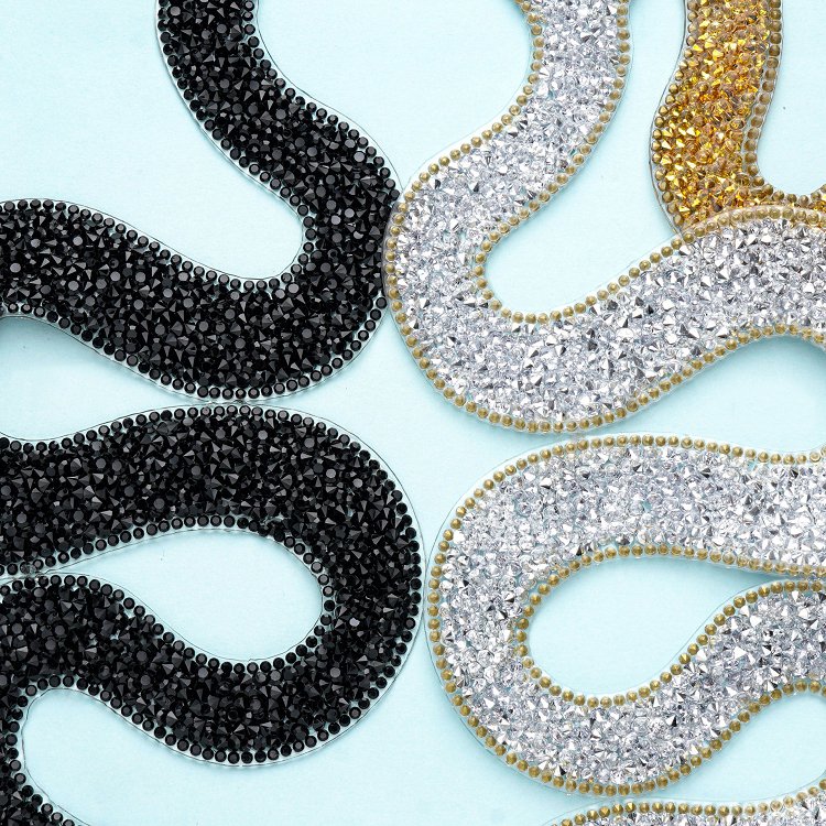 Wholesale hot fix DIY rhinestones beaded applique iron on patch clothing accessories large snake rhinestone patches for clothes