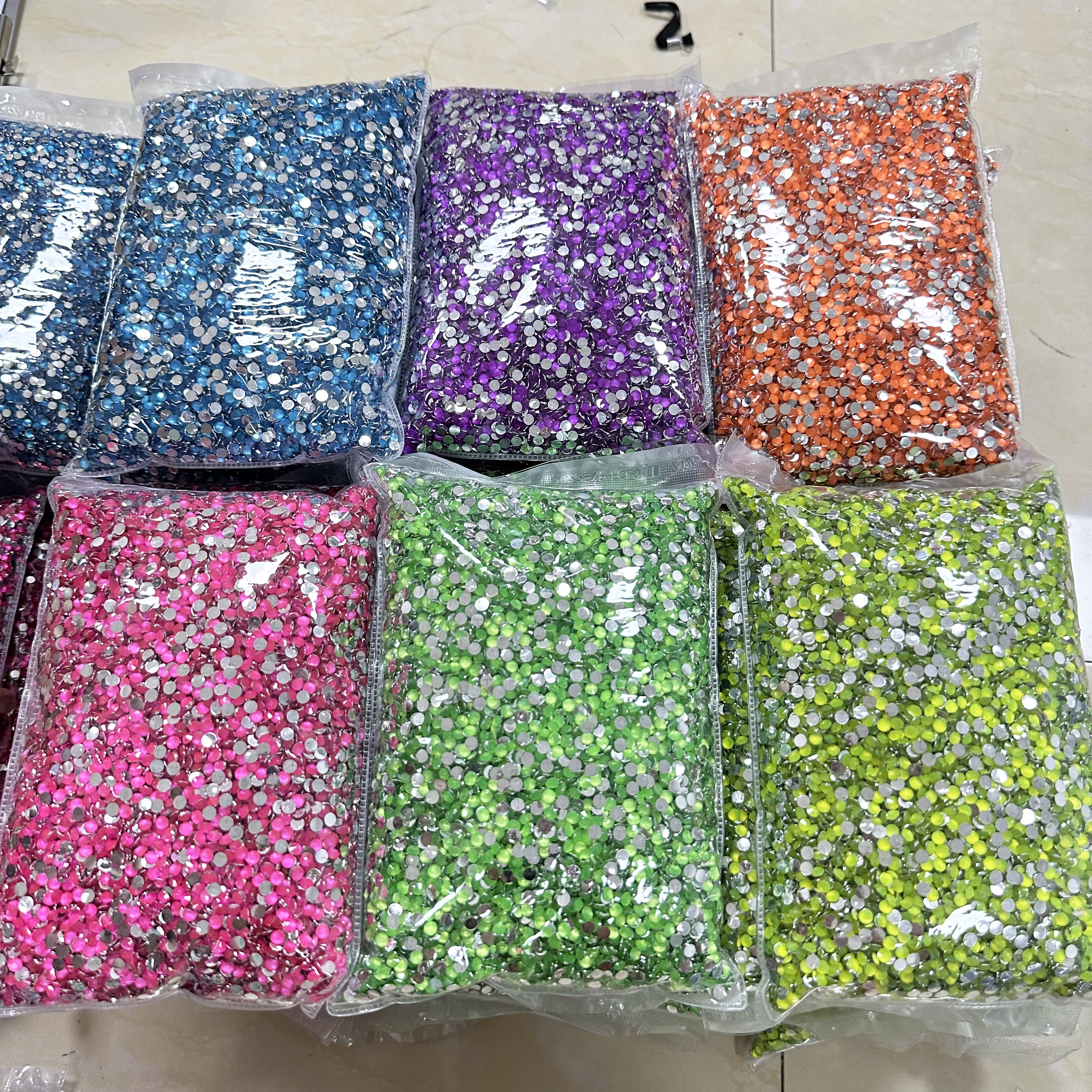 WHATSTONE New Neon Color 3mm 4mm 5mm Flat Back Silver Bottom Neon Jelly Resin Rhinestone Glow Under UV Light