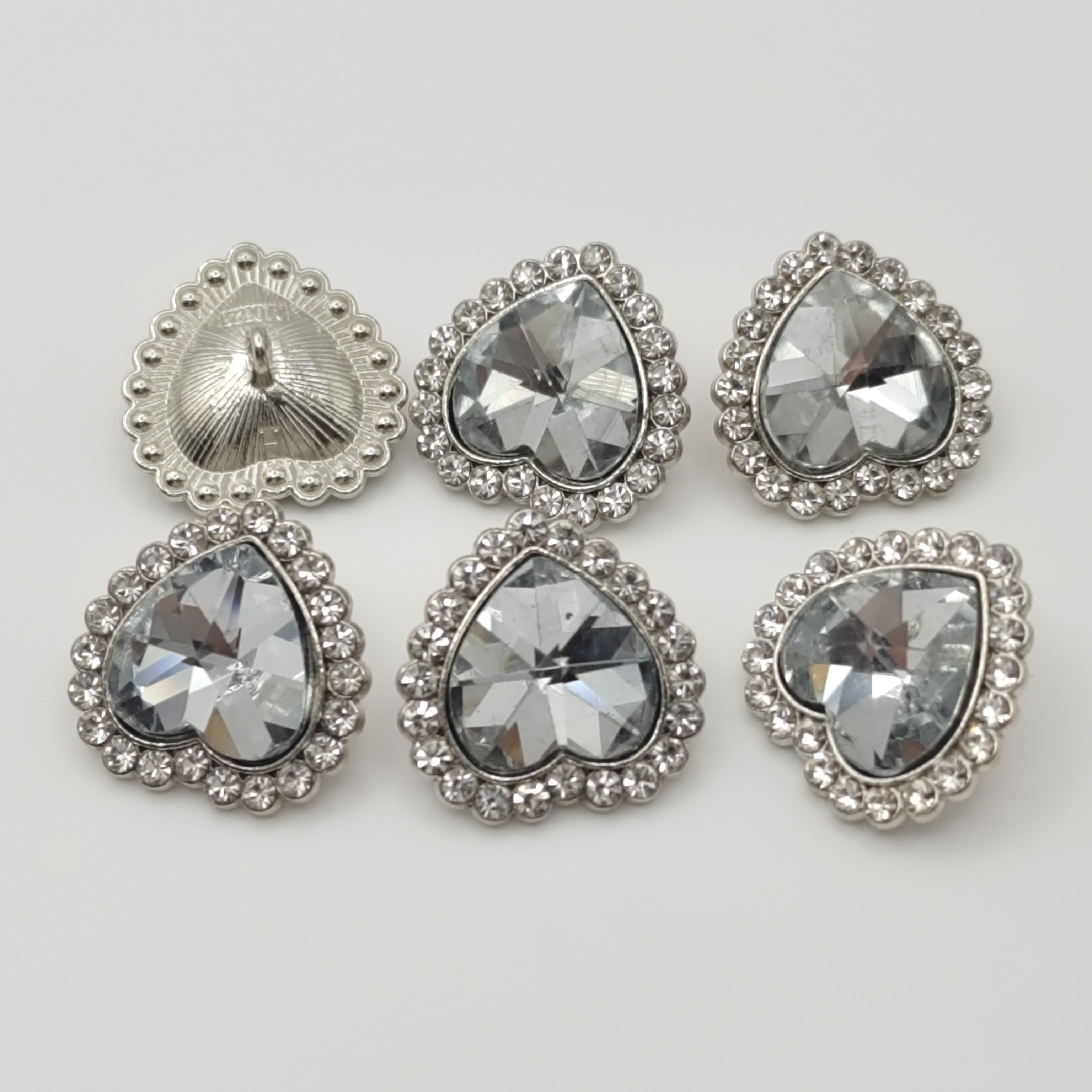 High Quality 21mm Heart-Shaped Clear Crystal Rhinestones Buttons Latest Design Vintage Metal Shank Glossy Button